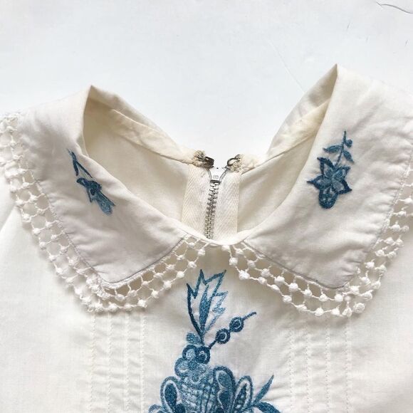 Vintage blue embroidered collar dress fits 5/6T - Picture 2 of 11
